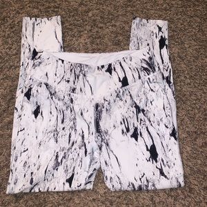 Black and white marble leggings from Calia